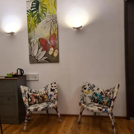 Incantevole Con Jacuzzi Rom